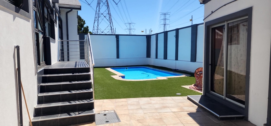 To Let 2 Bedroom Property for Rent in Newfields Western Cape